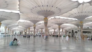 15-wisata-terbaik-arab-saudi-dari-madinah-hingga-pulau-buatan