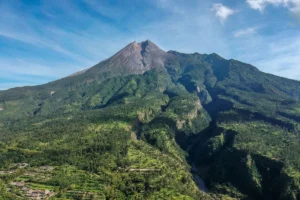 ide-liburan-seru-di-jogja-dari-merapi-hingga-pesisir-selatan