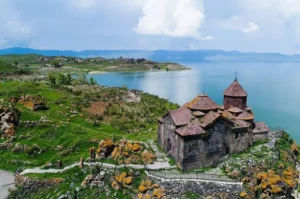 eksplorasi-armenia-kota-merah-muda-hingga-biara-kuno