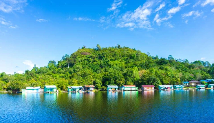 kapuas-hulu-destinasi-alam-yang-belum-banyak-orang-tahu