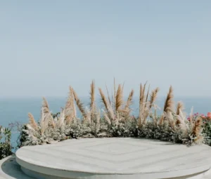 menikmati-sunset-dan-clifftop-party-di-uluwatu-bali